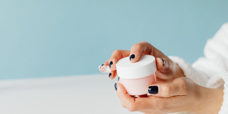 La Mer Crème de la Mer Review: Is This $380 Cream Worth It? (2026)